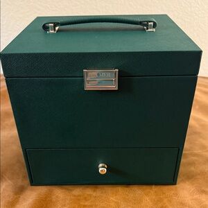 La Mer Green Travel Trunk with Drawer
